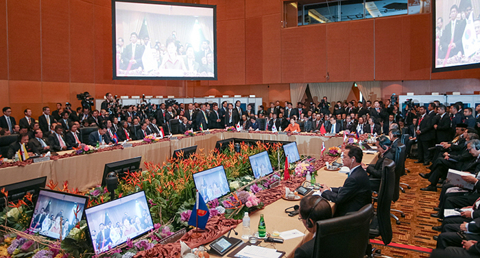 ASEAN_Plus3_Summit_20151121_02.jpg