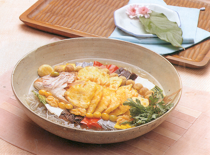 <i>Domimyeon</i> is one of the top court dishes, as it's tasty and takes a lot of effort to prepare. It's also a specialty from the Haeju region of Hwanghae-do Province.