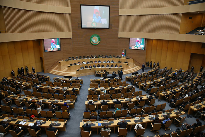 Attendees at the headquarters of the African Union in Addis Ababa listen to President Park Geun-hye on May 27.