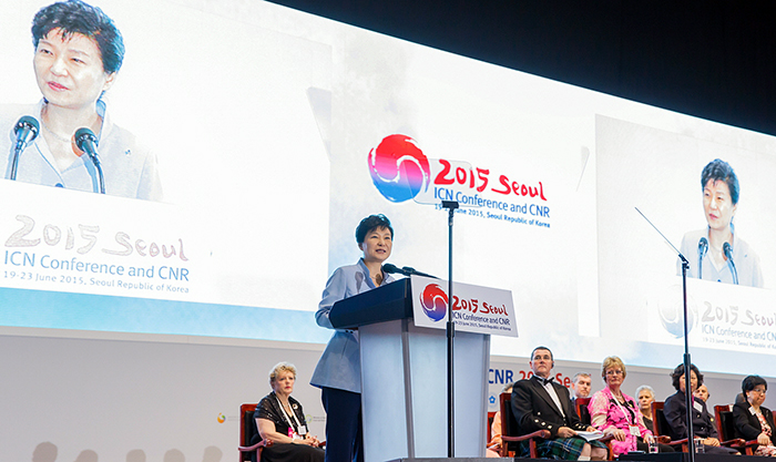 박근혜 대통령이 19일 ‘2015 서울 세계간호사 대회’ 개막식에서 축사를 하고 있다. 