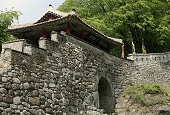 سي.إن.إن. تتحدث عن جدار قلعة كوريا القديمة