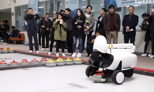 فوز روبوت ذكاء اصطناعي على فريق لعبة الكولينغ الكوري الأول على مستوى البلاد