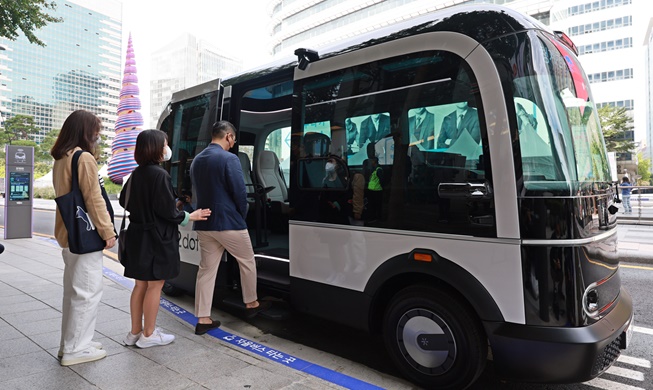 التشغيل التجريبي لأول حافلة ذاتية القيادة في سيئول