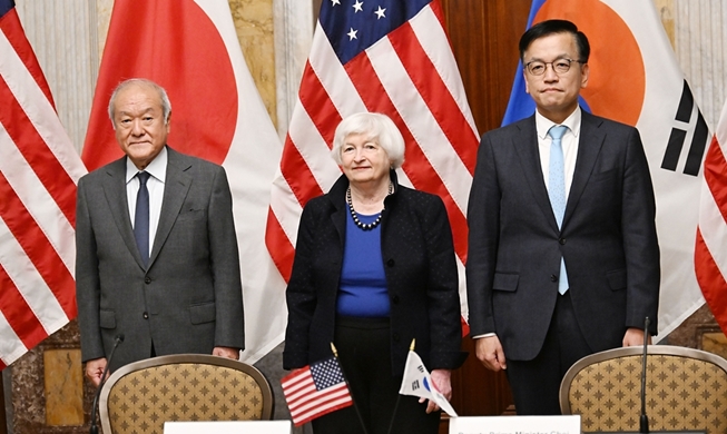 وزراء مالية سيئول وواشنطن وطوكيو يسلطون الضوء على أهمية الالتزام بالتعاون الاقتصادي والمالي بين الدول الثلاث