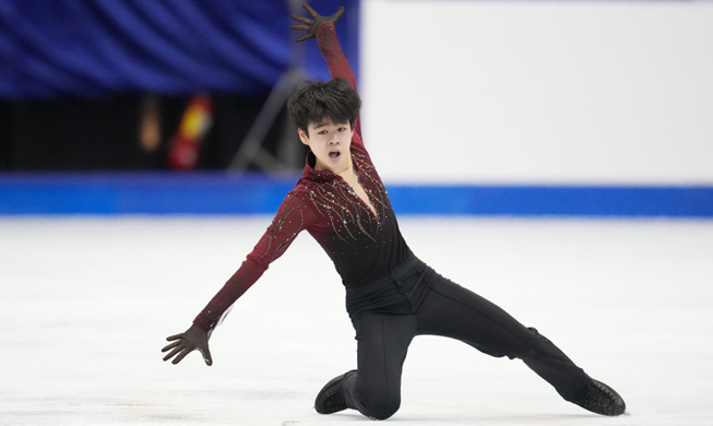 متزلج الجليد الكوري سيو مين-غيو أول لاعب كوري يفوز بذهبية في بطولة العالم للناشئين