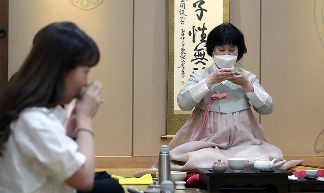 [كوريا في صورة] تجربة الشاي بمناسبة عيد ’دانو‘