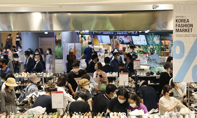 [كوريا في صورة] افتتاح ’ سوق أزياء كوريا الموسم الثالث‘