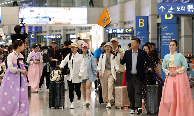 الحكومة الكورية تعفي السياح الصينيين من رسوم تأشيرة السياحة الجماعية هذا العام