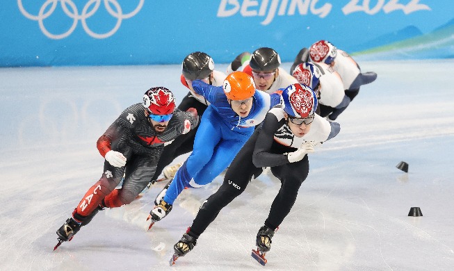 المتزلج ’هوانغ ديه-هون‘ يفوز بالميدالية الذهبية الأولى لكوريا في أولمبياد بكين