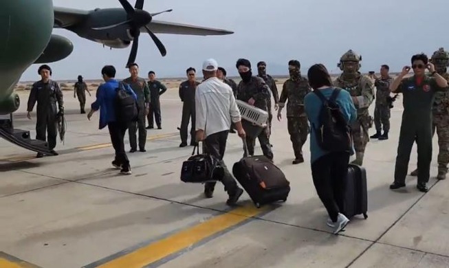 إجلاء 28 فردا من الجالية الكورية بالسودان عبر طائرة عسكرية كورية