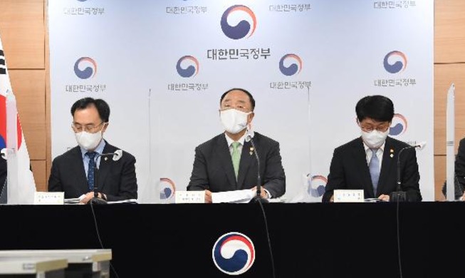 الحكومة الكورية الجنوبية ترفع توقعاتها للنمو الاقتصادي لهذا العام إلى 4.2%.