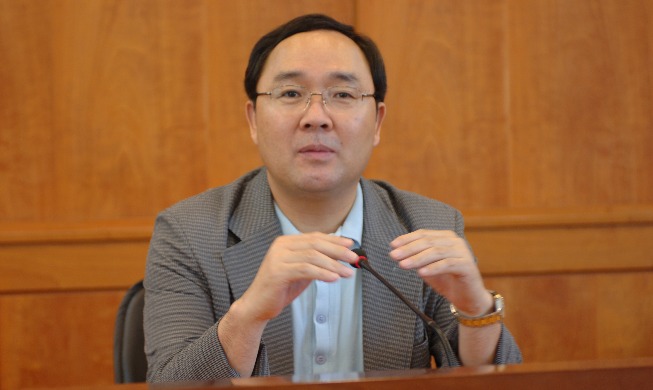 عملية السلام في شبه الجزيرة الكورية هي الطريق المختصر للتحرر الحقيقي (أستاذ ’يانغ مو-جين‘ في جامعة الدراسات الكورية الشمالية)