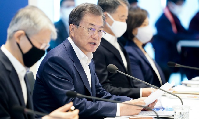 الحكومة الكورية تركز على تقديم الدعم لتطوير اللقاحات ضد فيروس كورونا