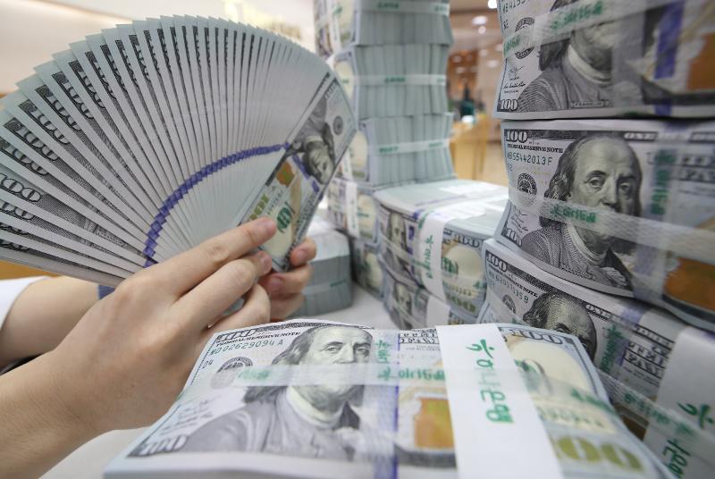 ﻿احتياطي النقد الأجنبي لكوريا وصل إلى 410 مليارات دولار في نهاية يونيو بزيادة 5.61 مليارات دولار عن الشهر الذي سبقه. (الصورة من وكالة يونهاب للأنباء)