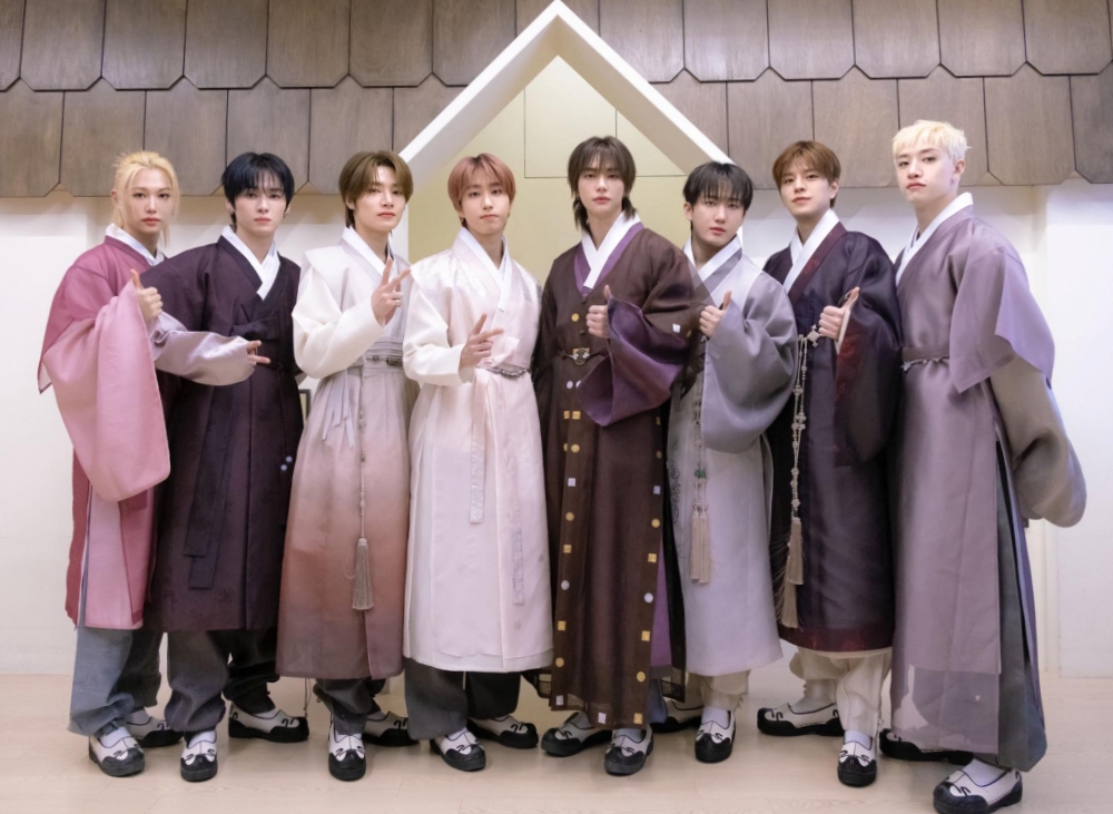 أعلن الاتحاد الدولي للصناعة الفونوغرافية في يوم 18 فبراير عن احتلال فرقة ستراي كيدز الكورية المركز الثاني في قائمة أفضل الفنانين العالميين لعام 2025. (الصورة من صفحة ستراي كيدز الرسمية على الفيسبوك)