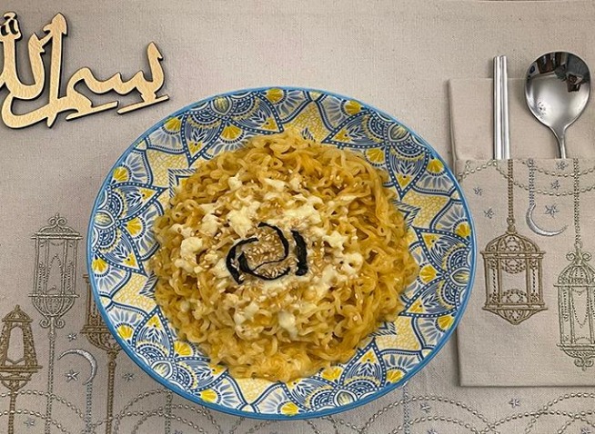 هيا نأكل الراميون معًا، حكاية طبق كوري وجد طريقه إلى العالمية (المراسلة الفخرية)