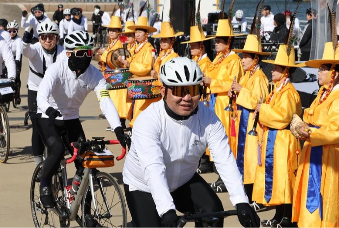 فعالية ’جولة جوسون تونغسينسا بالدراجات الهوائية‘