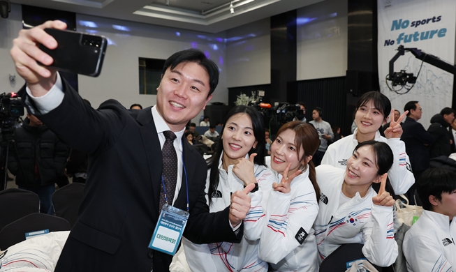 إطلاق الوفد الوطني المشارك في دورة الألعاب الأولمبية الشتوية ميلانو كورتينا 2026