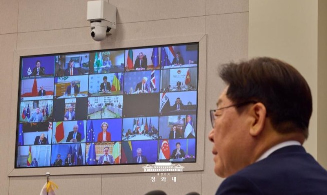 الرئيس لي يتعهد بتقديم مساهمات عملية لضمان حرية الملاحة في مضيق هرمز