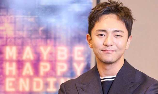 بارك تشون هيو راوي القصص الذي أسر العالم بروحٍ كورية... كوريا نت تختاره 'شخصية العام 2025‘