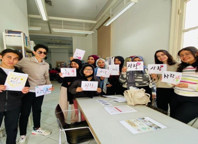 بين الحبر والفرشاة: بداية رحلتي مع الخط الكوري (المراسلة الفخرية)