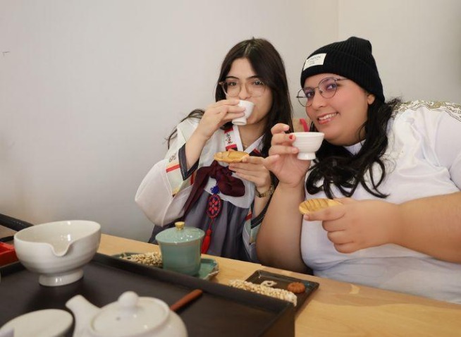 مراسم الشاي الكوري بمعهد الملك سيجونغ بتونس (المراسلة الفخرية)