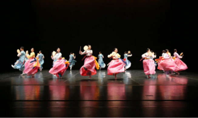 احتفالاً بقمة منتدى التعاون الاقتصادي لدول آسيا والمحيط الهادئ لعام 2025