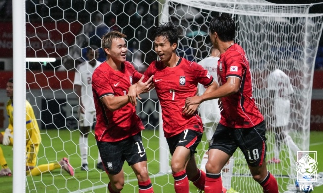 «انطلاقة موفقة»··· منتخب كوريا لكرة القدم يحقق فوزًا عريضًا على قطر 4-1