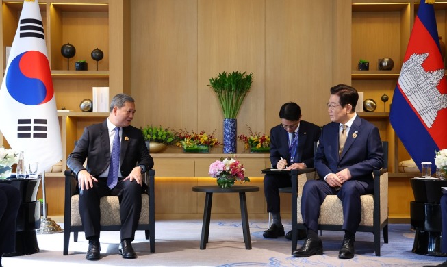 الرئيس لي يكشف عن رؤية استراتيجية شاملة لتعزيز الشراكة بين دول الآسيان