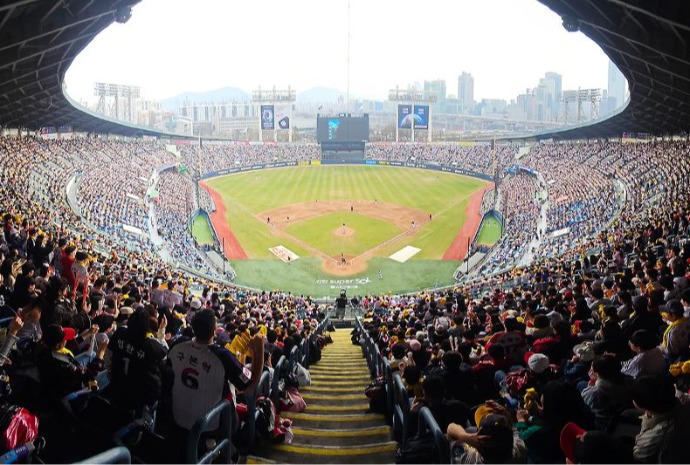 افتتاح دوري البيسبول الكوري