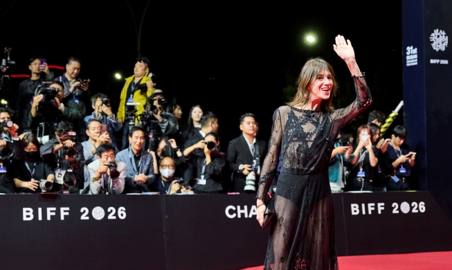 كبار السينمائيين ونجوم العالم يتألّقون في الدورة الـ31 لمهرجان بوسان السينمائي الدولي في كوريا
