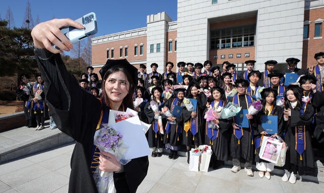 ارتفاع عدد العمال الأجانب إلى رقم قياسي يبلغ 1.1 مليون عامل في هذا العام