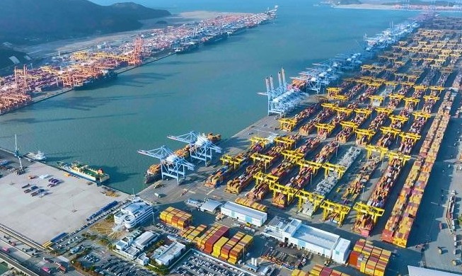 صادرات كوريا تسجل أعلى مستوى لها على الإطلاق في الربع الثالث بفضل الأداء القوي في صناعة الرقائق