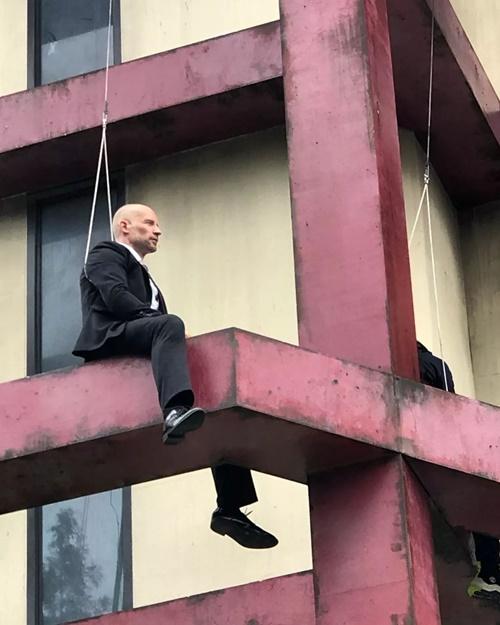 لقطات من تصوير الفيلم الكوري الجنوبي 'كارتر': أندرياس في مشهد القتال مع الممثل جو وون: تم إصدار فيلم الحركة والمغامرة الكوري كارتر في الخامس من أغسطس وحصل على المرتبة الأولى في فئة أفلام نيتفليكس العالمية بلغة غير الإنجليزية. |أندرياس فرونك.