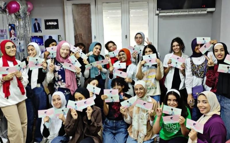 الصورة تظهر المشاركين في الحدث الذي تم إقامته للاحتفال (الصورة من ندى محمد)