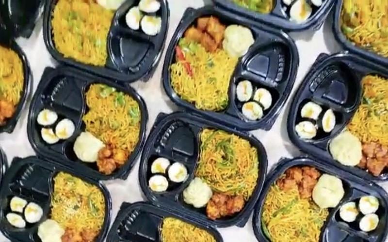 الصورة أثناء تحضير وجبات اليوم (الصورة من ندى الباشتلي و لدينا الإذن لنشرها)