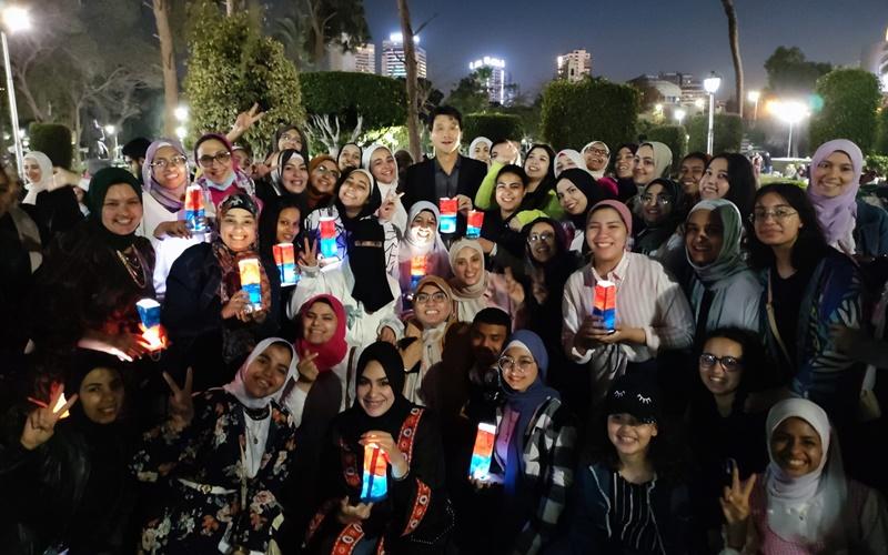 الصورة للسفير الكوري هونج جين-ووك مع حاضري الإفطار الكوري (الصورة من ندى الباشتلي و لدينا الإذن بنشرها)