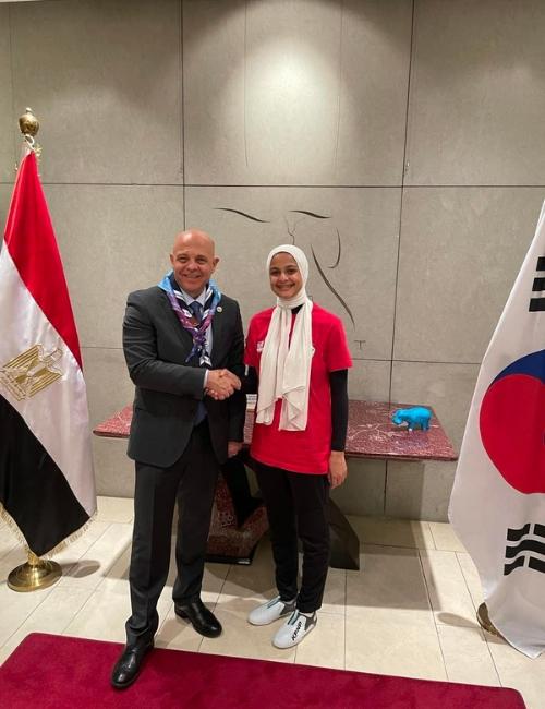 مقابلة جنة الله حامد لسفير مصر في كوريا بعد فوزها في بطولة تشون تشون وفي بطولة العالم الشاطئية(حقوق ملكية الصور محفوظة لجنة الله حامد)
