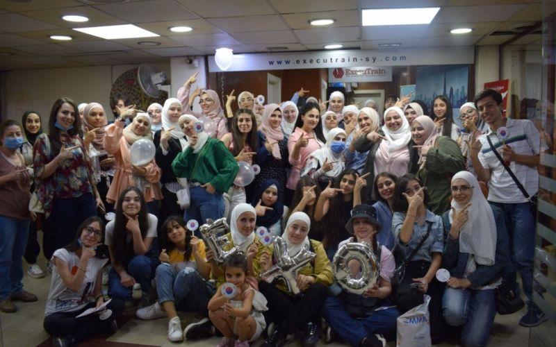 الصورة توضح تجمع محبي الثقافة الكورية ومتعلمي اللغة الكورية في أكاديمية آرام. (الصورة من مرام الخطيب)