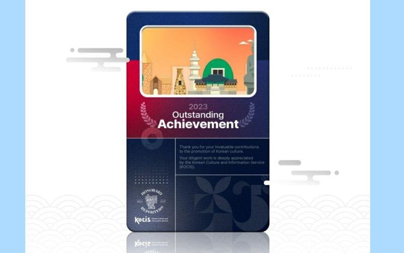 تظهر الصورة شهادة “ان اف تي” الرقمية التي تحصلت عليها كجائزة لاختياري كأحد المراسلين الفخريين المتميزين في القسم العربي لعام 2023.