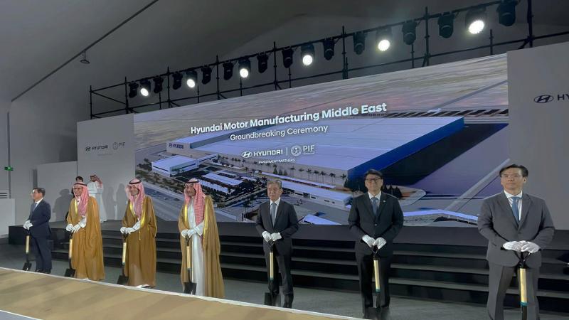 الصورة تظهر حفل وضع حجر الأساس لمصنع هيونداي موتور في مجمع الملك سلمان للسيارات الواقع داخل مدينة الملك عبد الله الاقتصادية في المملكة العربية السعودية في يوم 14 مايو (بتوقيت المملكة العربية السعودية). (الصورة من هيونداي موتور)
