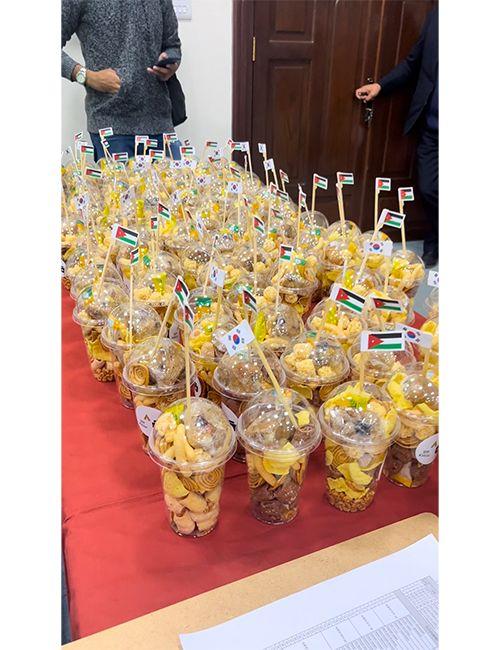 الحلويات الكورية اثناء الحفل. (الصورة من رنيم ابوعياش)