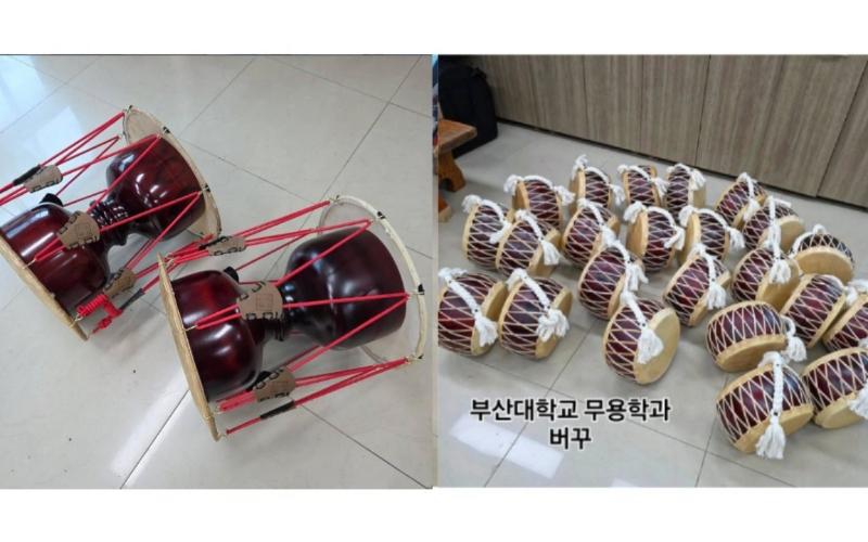 صورة توضح توضح آلة بوك من اليمين، و آلة جانغو من اليسار. (مصدر الصورة سانغ جون لي، تم الحصول على إذن باستخدامها)