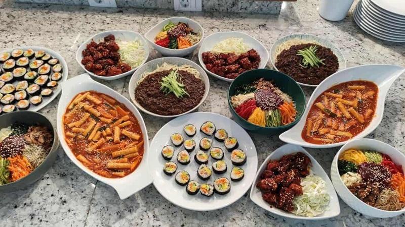 صورة للأطباق الكورية التي قامت بصنعها الشيف ندى الباشتلي. (تم أخد إذن بنشرها من ندى الباشتلي)