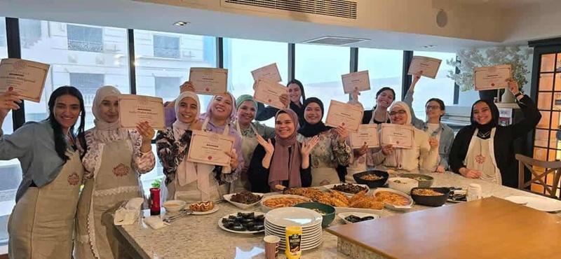 صورة من إحدى دورات الطبخ الكوري والتي تقدمها الشيف ندى الباشتلي. (تم أخذ إذن من الشيف ندى الباشتلي بالنشر)
