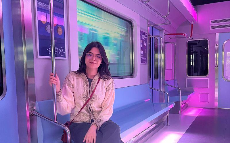 صورة لي داخل الفضاء التفاعلي لموسيقى الكيبوب. (الصورة من سلمى الكناني)