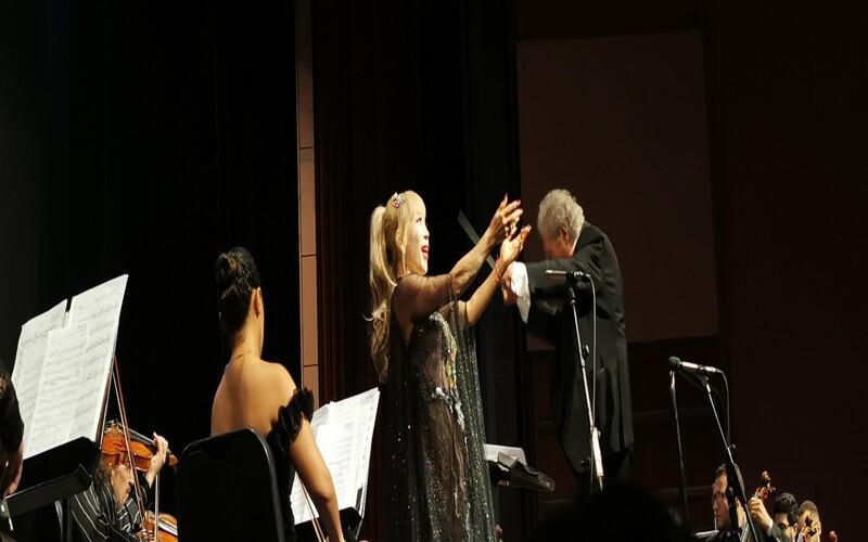 أسطورة الأوبرا العالمية ’جو سومي‘ تقدم عرض ’جالا‘ أسطوريًا على خشبة المسرح الكبير بدار الأوبرا المصرية بالزمالك ضمن احتفالات السفارة الكورية بالذكرى الثلاثين للعلاقات المصرية الكورية في الثاني عشر من سبتمبر. (الصورة من أمنيه أمير)