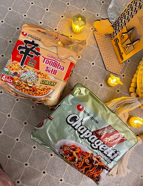 الجائزة التي وصلتنا: صندوقان ممتلئان بأصناف جديدة من الراميون الحلال قبل طرحها في الأسواق. الصورة من سلوى الزيني