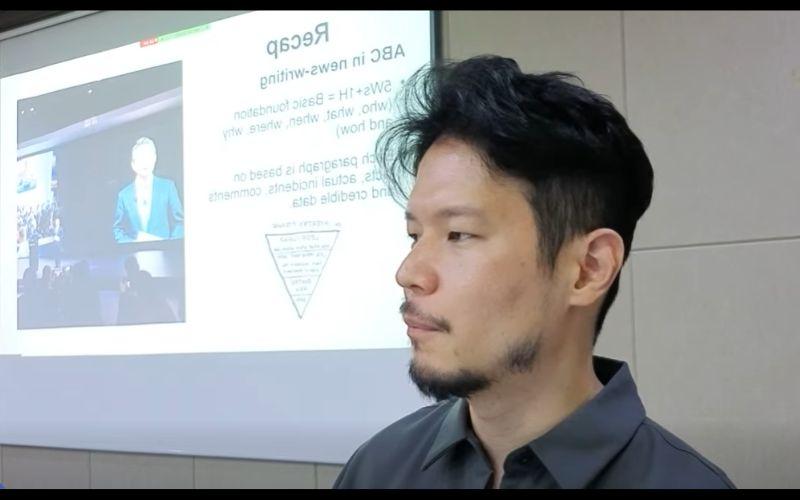 صورة للمراسل جو دونج تشان خلال ورشة كوريا نت للمراسلين الفخريين. (تعود حقوق الصورة إلى كوريا نت)