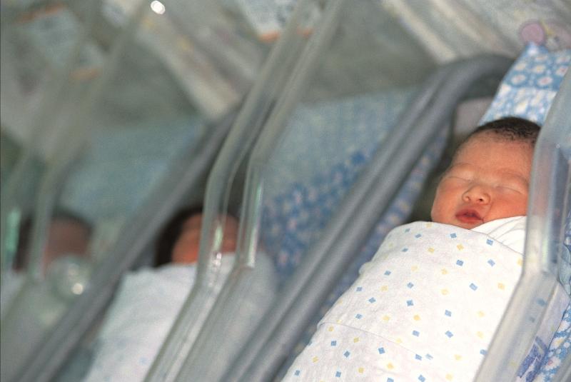 وفقًا لبيانات صادرة عن وزارة البيانات والإحصاء في يوم 3 ديسمبر، فإن متوسط العمر المتوقع لمواليد كوريين العام الماضي بلغ 83.7 عامًا، أي بزيادة قدرها 0.2 عام عن متوسط 83.5 عامًا المسجل للأطفال المولودين في عام 2023. (الصورة من آي كليك آرت ويحظر إعادة استخدامها أو توزيعها بشكل غير مصرح به وفقا لقانون حقوق النشر والطبع)